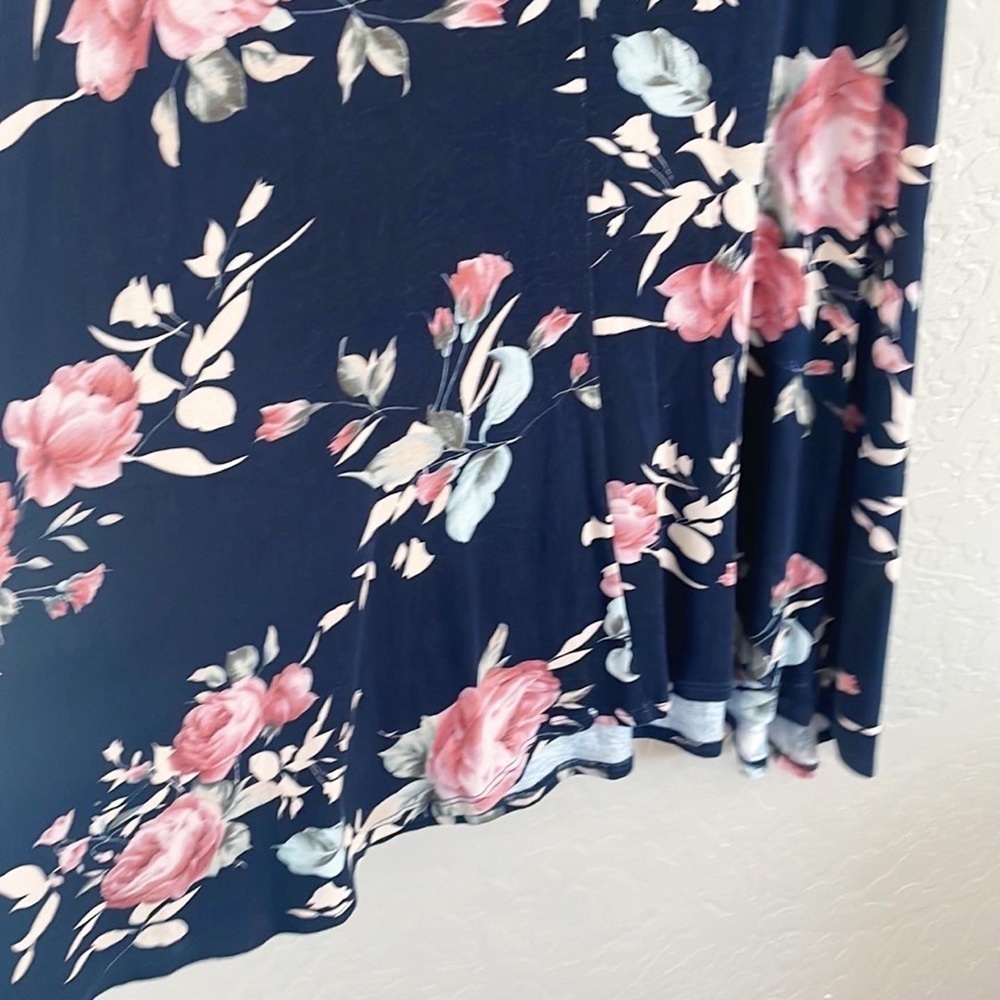 🌿Final Sale Vanilla Bay Dark Blue Floral Dress - Picture 5 of 8